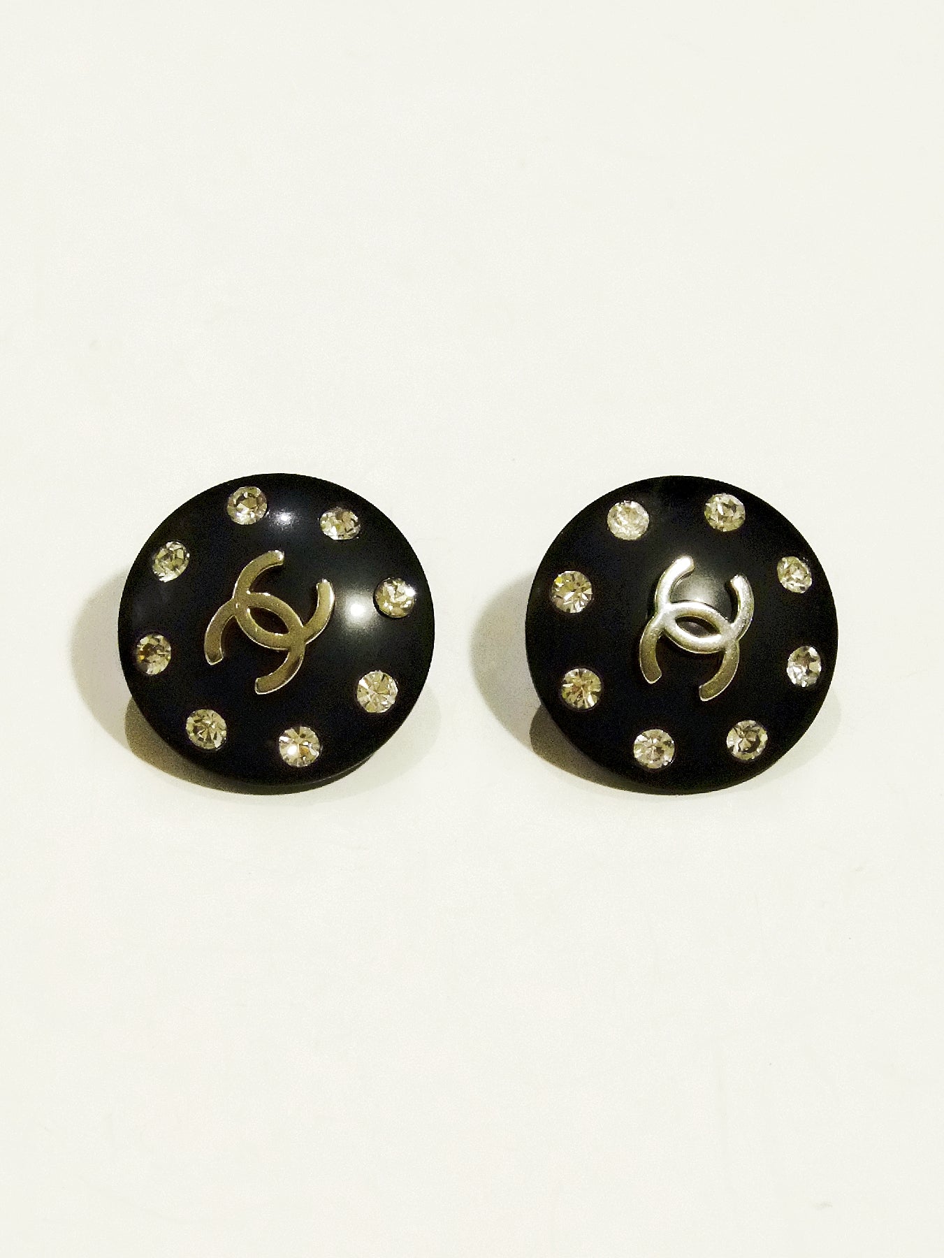 Vintage CHANEL earrings, ON SLOWNESS