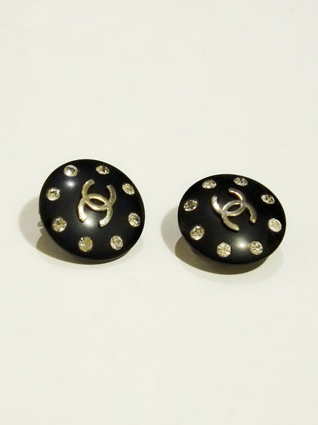 CHANEL black classy clip on earrings (vintage)