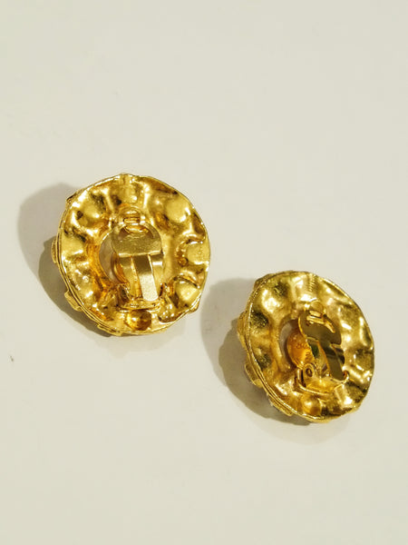 CHANEL faux pearl rhinestones clip on earrings (vintage)