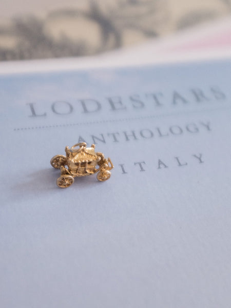 Carriage (Vintage Golden Charm)