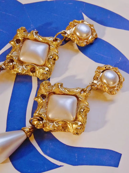 Jacky de G statement oversized runway faux pearls clip on earrings (vintage)