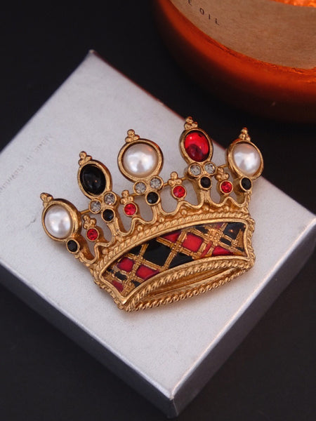 vintage Butler & Wilson crown brooch | on slowness