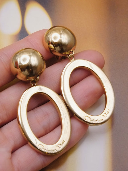 Pre-owned vintage statement Christian Dior golden hoop earrings | on slownessPre-owned vintage statement Christian Dior golden hoop earrings | on slowness