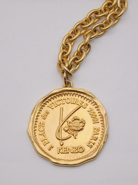 Vintage Kenzo gold coin pendant necklace | on slowness