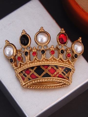 vintage Butler & Wilson crown brooch | on slowness