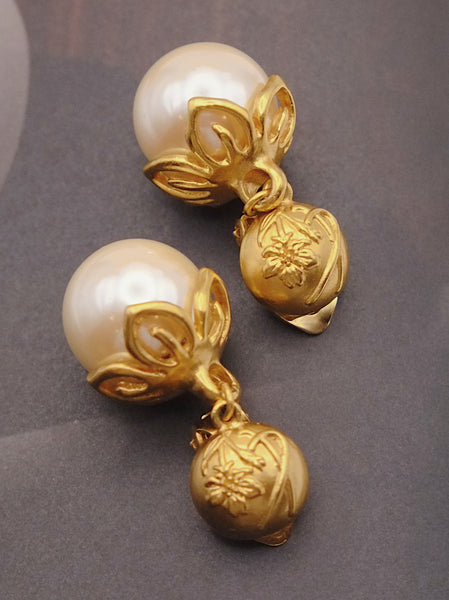 Vintage Kenzo faux pearls earrings | on slowness