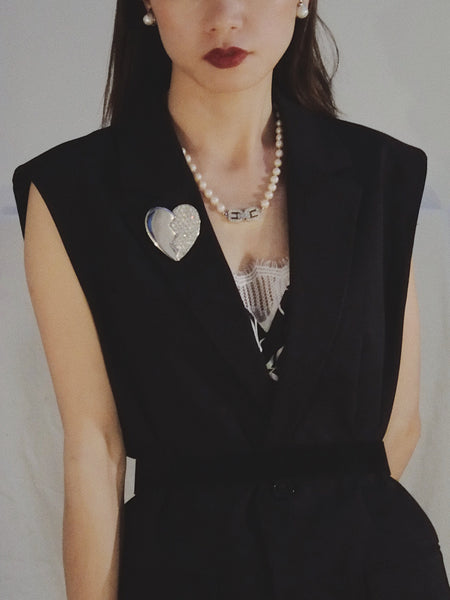 Pre-owned vintage YSL Yves Saint Laurent heart brooch | on slowness