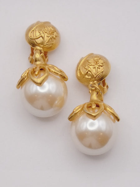 Vintage Kenzo faux pearls earrings | on slowness