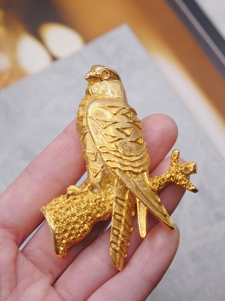 Mauritius Kestrel golden brooch (vintage)