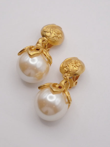 Vintage Kenzo faux pearls earrings | on slowness