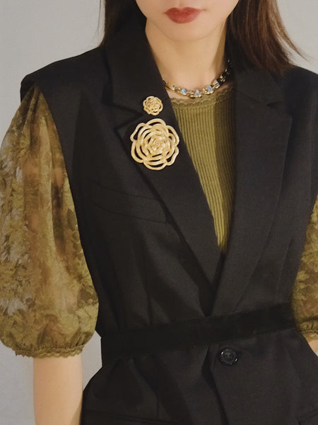 Vintage Christian Dior camellia flowers brooches | on slownessVintage Christian Dior camellia large brooch | on slowness