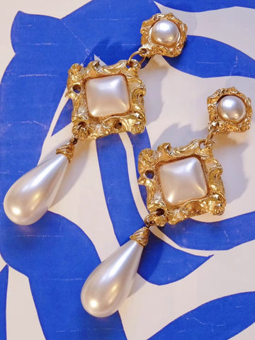 Jacky de G statement oversized runway faux pearls clip on earrings (vintage)