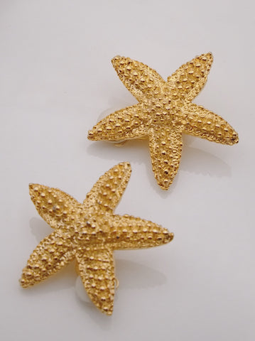 Vintage Christmas party jewellery golden star earrings | on slowness