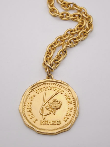 Vintage Kenzo gold coin pendant necklace | on slowness