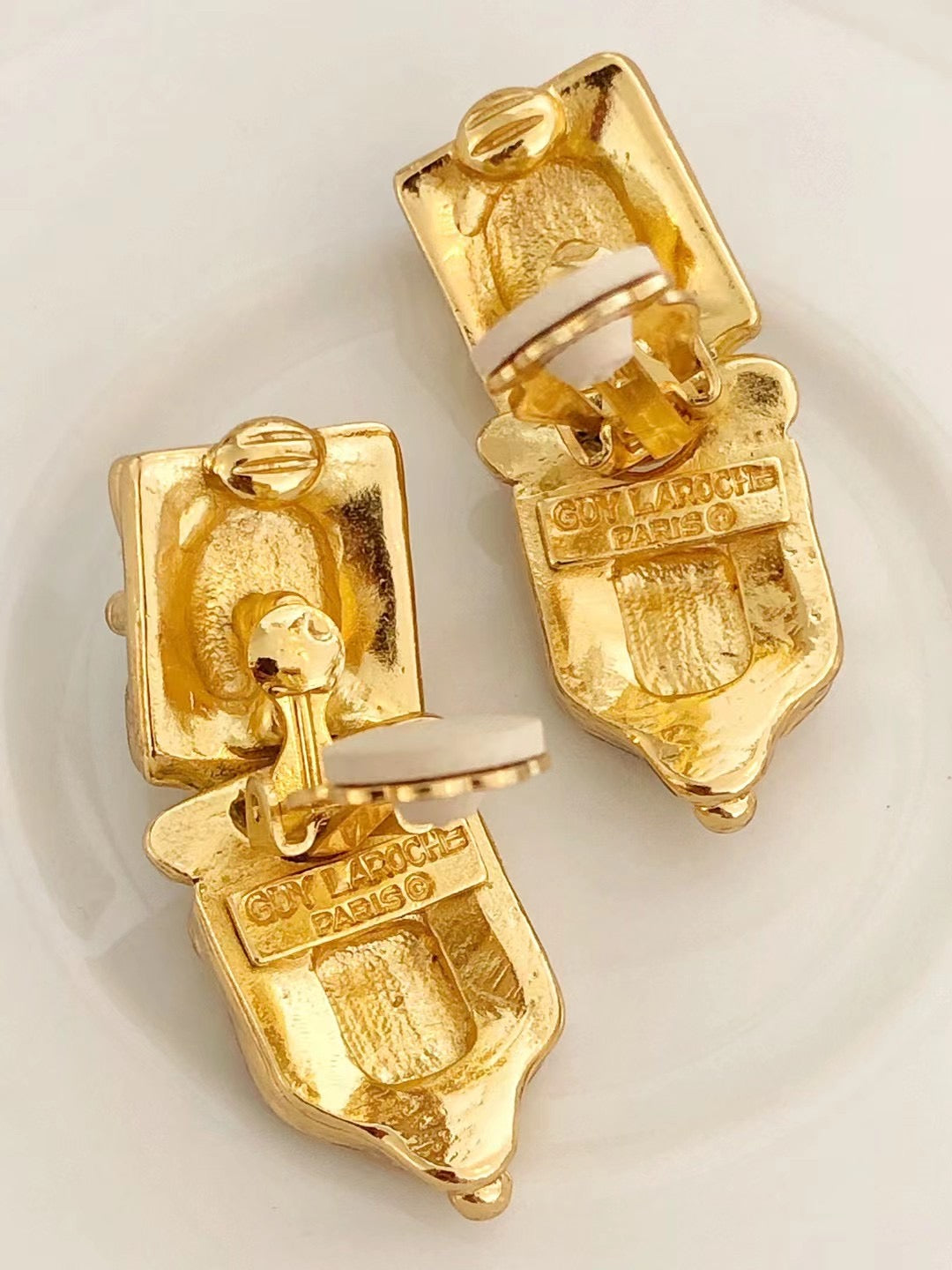Guy laroche earrings hotsell