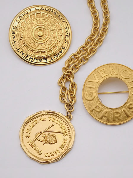 Vintage Kenzo gold coin pendant necklace | on slowness