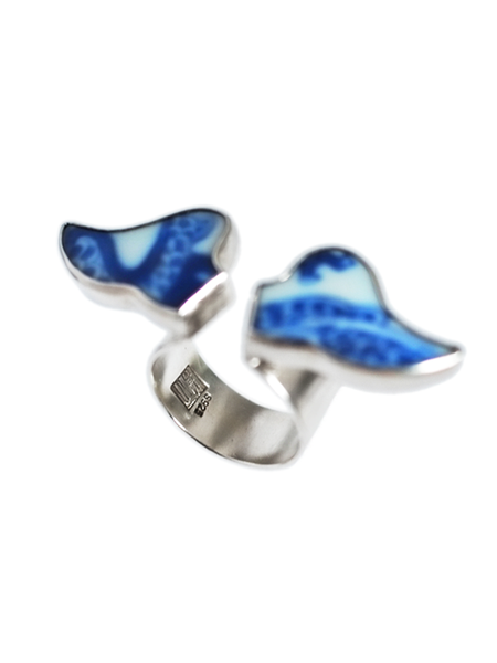 Yichuan Jewellery silver anYichuan Jewellery silver and antique blue and white porcelain angel ring | On Slowness Fashion