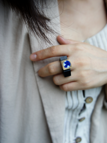 Yichuan Jewellery bronze and antique blue and white porcelain moon and mountain ring | On Slowness Fashion