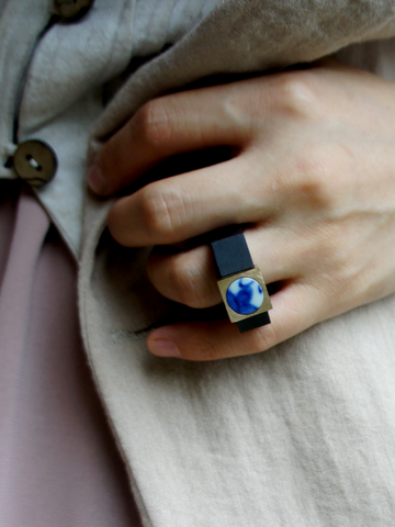 Yichuan Jewellery bronze and antique blue and white porcelain moon and mountain ring | On Slowness Fashion